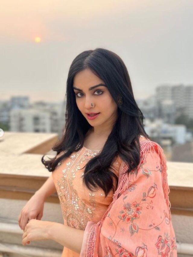 adah sharma 08