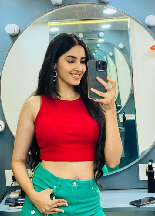 Simrat Kaur Randhawa 6